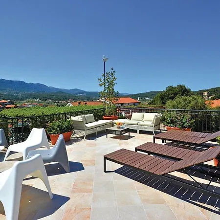 Two-bedroom In Jelsa