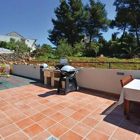 Two-bedroom In Jelsa