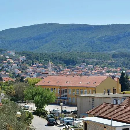 Апартаменты Two-bedroom In Jelsa Елса
