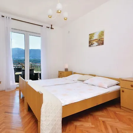Two-bedroom In Jelsa Елса